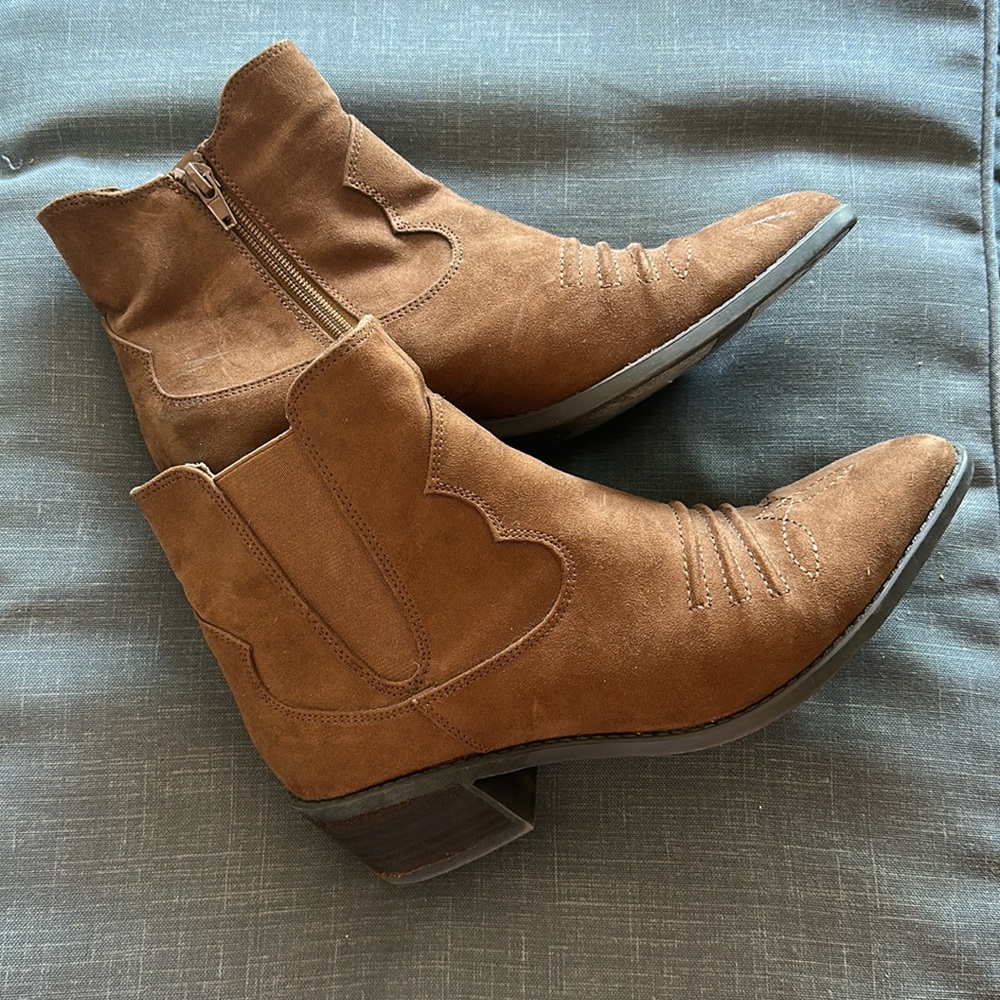 Carlos by Carlos Santa Western Bootie EUC